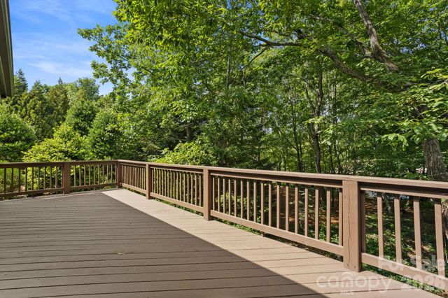 100 Crestgrove Drive, Flat Rock, NC 28731