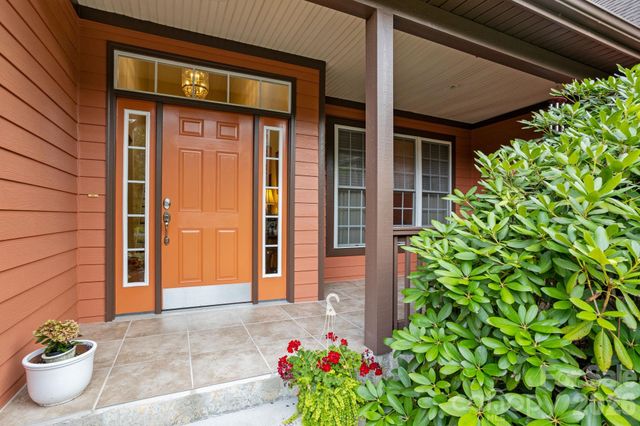 100 Crestgrove Drive, Flat Rock, NC 28731