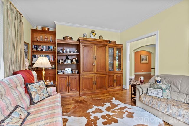 100 Crestgrove Drive, Flat Rock, NC 28731