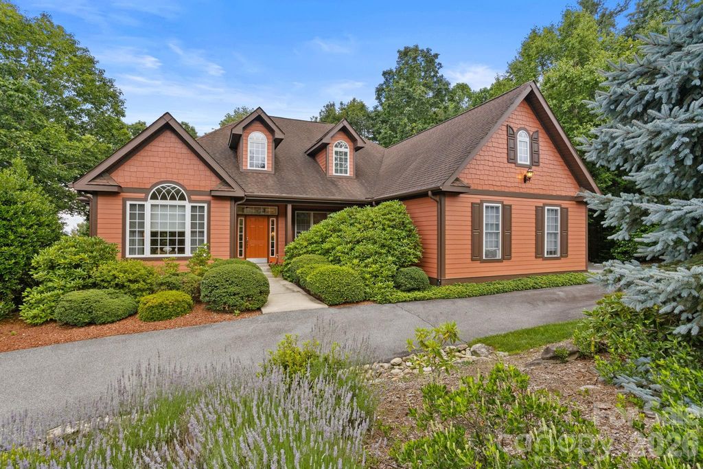 100 Crestgrove Drive, Flat Rock, NC 28731