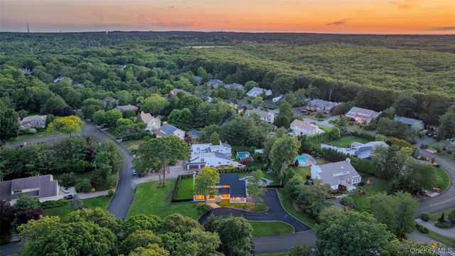 6 Clearmeadow Court, Woodbury, NY 11797