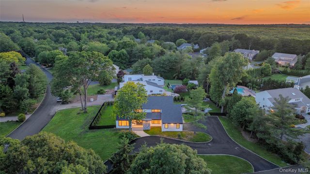 6 Clearmeadow Court, Woodbury, NY 11797