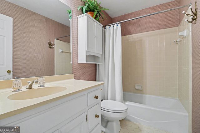 5427 Trentham Drive, Atlanta, GA 30338