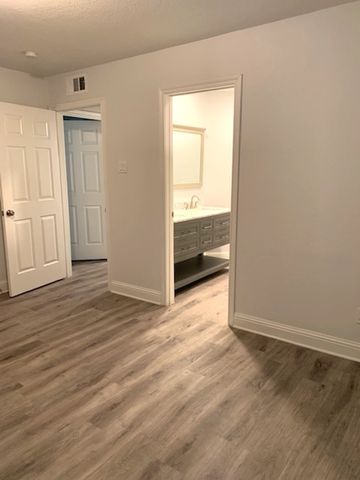 16301 Ledgemont Lane 101, Addison, TX 75001