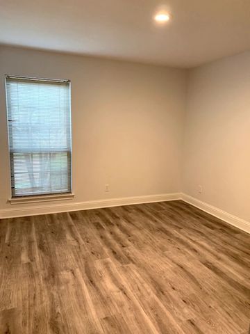 16301 Ledgemont Lane 101, Addison, TX 75001