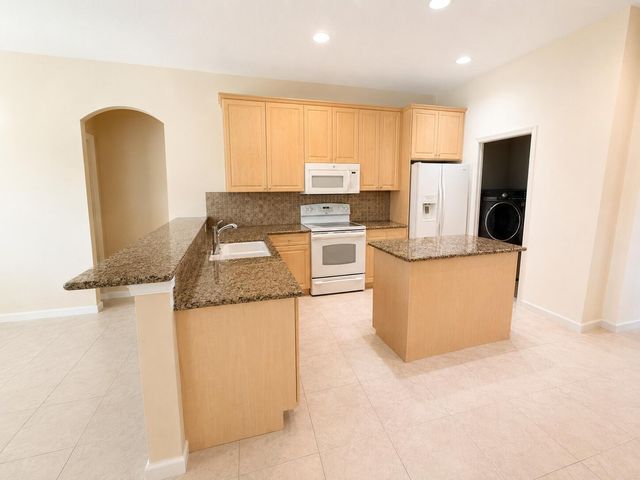 5508 Silver Oak Drive, Fort Pierce, FL 34982