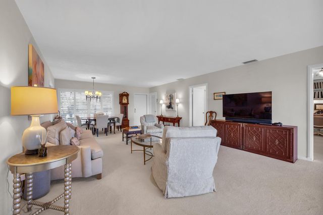 4 SE Turtle Creek Drive E, Jupiter, FL 33469