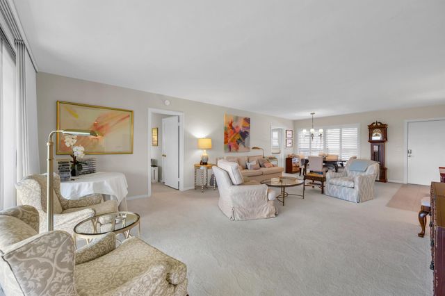 4 SE Turtle Creek Drive E, Jupiter, FL 33469