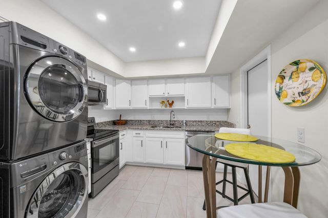 4 SE Turtle Creek Drive E, Jupiter, FL 33469