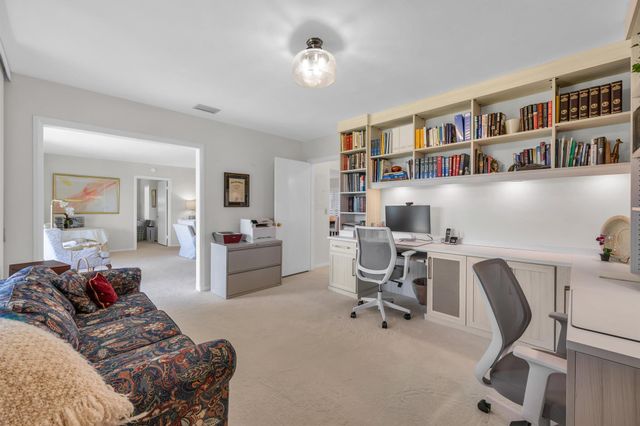 4 SE Turtle Creek Drive E, Jupiter, FL 33469