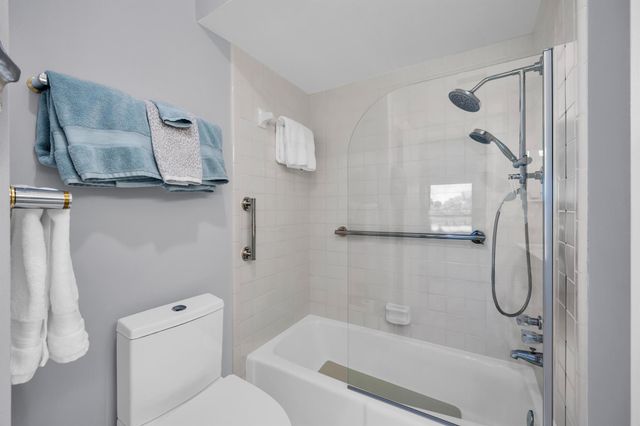 4 SE Turtle Creek Drive E, Jupiter, FL 33469