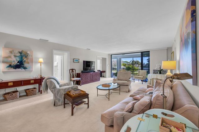 4 SE Turtle Creek Drive E, Jupiter, FL 33469