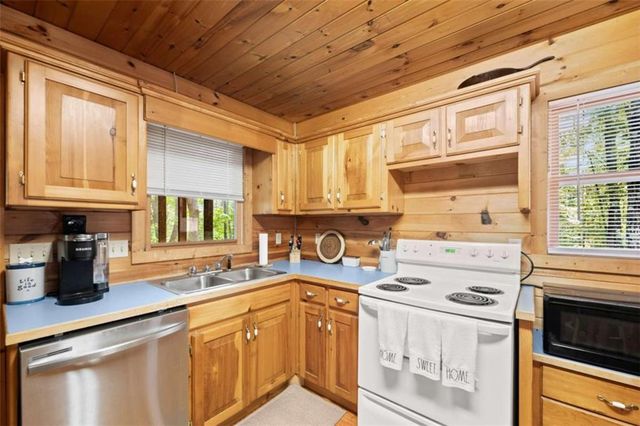 486 Laurel Circle, Dahlonega, GA 30533