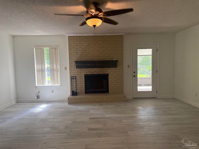 3521 Sweet Bay Dr, Pace, FL 32571