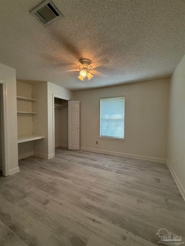 3521 Sweet Bay Dr, Pace, FL 32571