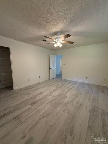 3521 Sweet Bay Dr, Pace, FL 32571