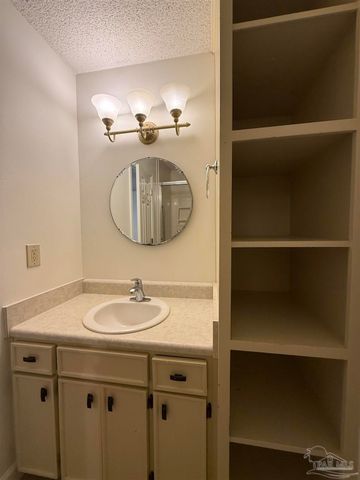 3521 Sweet Bay Dr, Pace, FL 32571