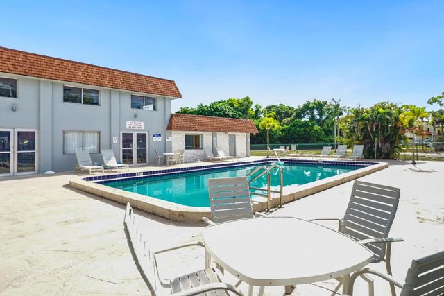 2878 Donnelly Drive 106, Lake Worth, FL 33462