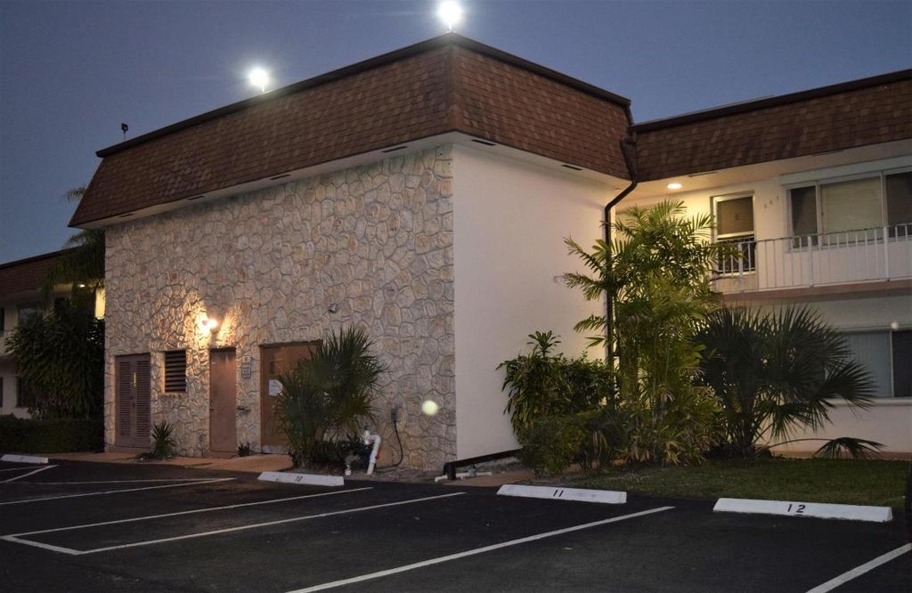 2878 Donnelly Drive 106, Lake Worth, FL 33462