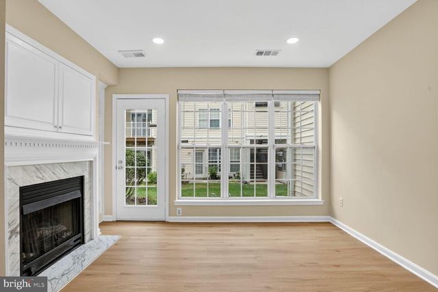 2492 QUICK ST #103, Herndon, VA 20171