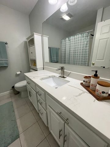 22 Columbia Ave, Fitchburg, MA 01420