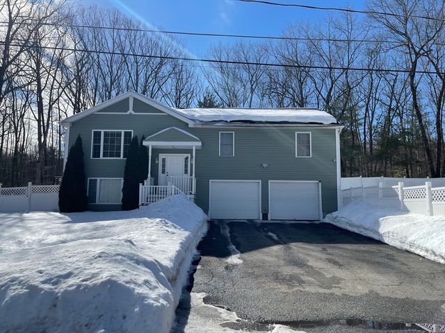 22 Columbia Ave, Fitchburg, MA 01420