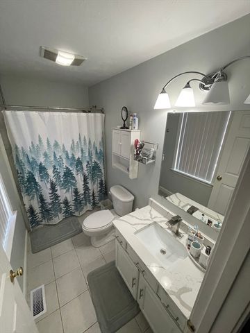 22 Columbia Ave, Fitchburg, MA 01420