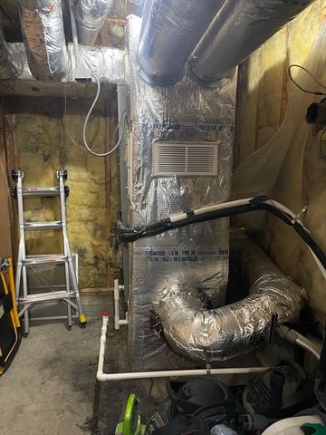 22 Columbia Ave, Fitchburg, MA 01420