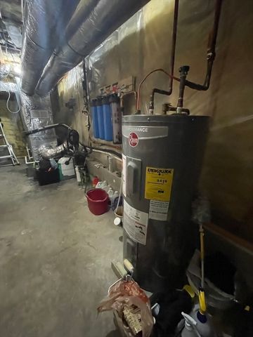 22 Columbia Ave, Fitchburg, MA 01420