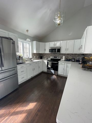 22 Columbia Ave, Fitchburg, MA 01420