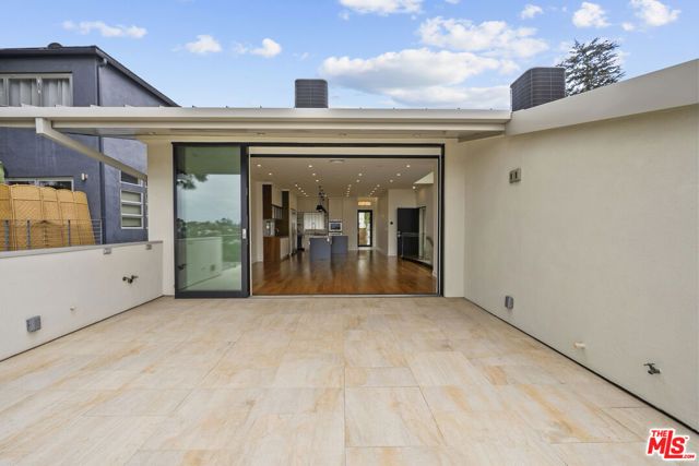 2388 Lyric Avenue, Los Angeles, CA 90027