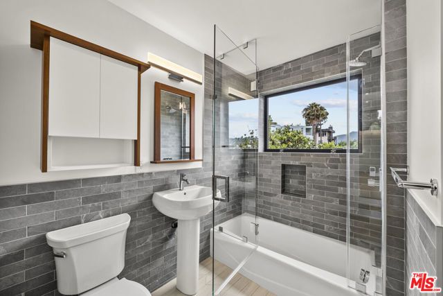2388 Lyric Avenue, Los Angeles, CA 90027