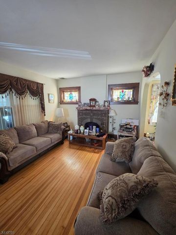 90 Hudson St, Clifton City, NJ 07011
