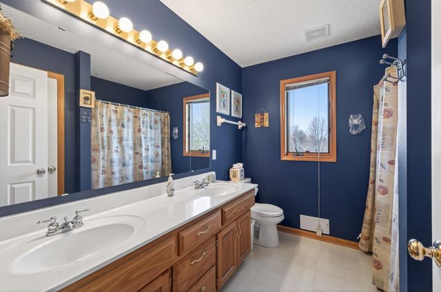 7895 Hill Road, Woodbury, MN 55125