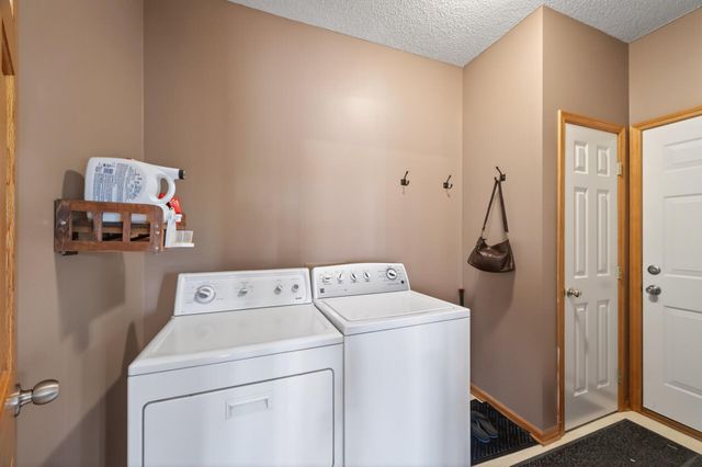 7895 Hill Road, Woodbury, MN 55125