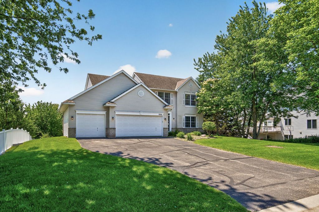7895 Hill Road, Woodbury, MN 55125