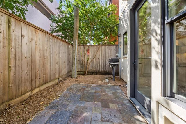 2145 Fairview Avenue, Houston, TX 77019