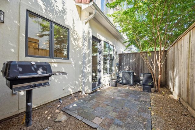 2145 Fairview Avenue, Houston, TX 77019