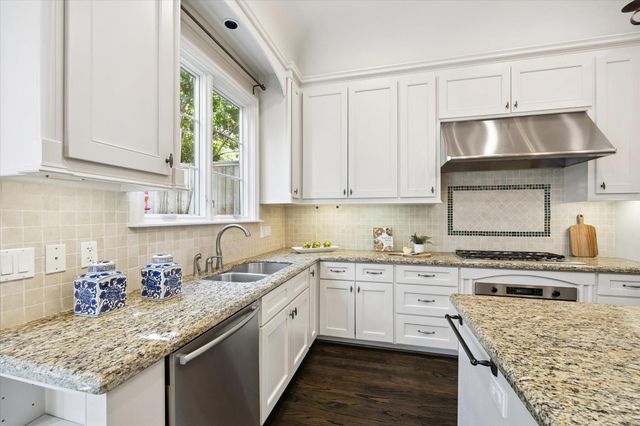 2145 Fairview Avenue, Houston, TX 77019