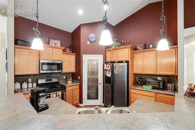 777 Woodleaf Drive, Pueblo West, CO 81007