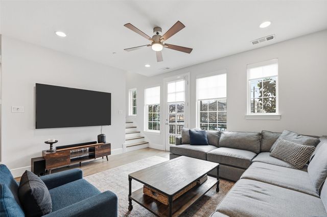 1900 Caddo Street 2, Dallas, TX 75204