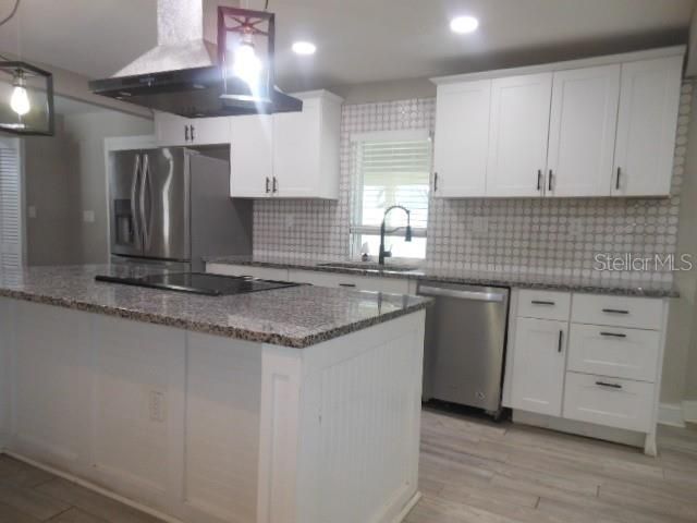 8421 N ORANGEVIEW AVENUE, Tampa, FL 33617