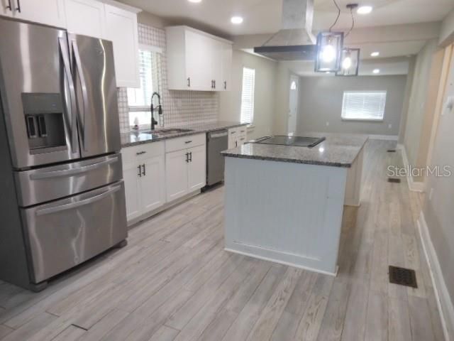 8421 N ORANGEVIEW AVENUE, Tampa, FL 33617