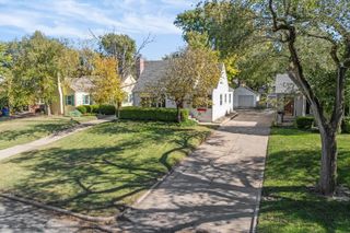 222 N Bleckley Dr, Wichita, KS 67208