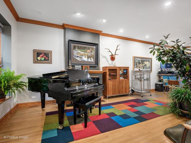 823 S Oakley Boulevard, Chicago, IL 60612