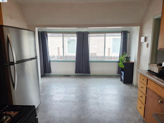 1243 62nd Ave, Oakland, CA 94621