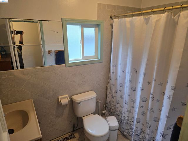 1243 62nd Ave, Oakland, CA 94621