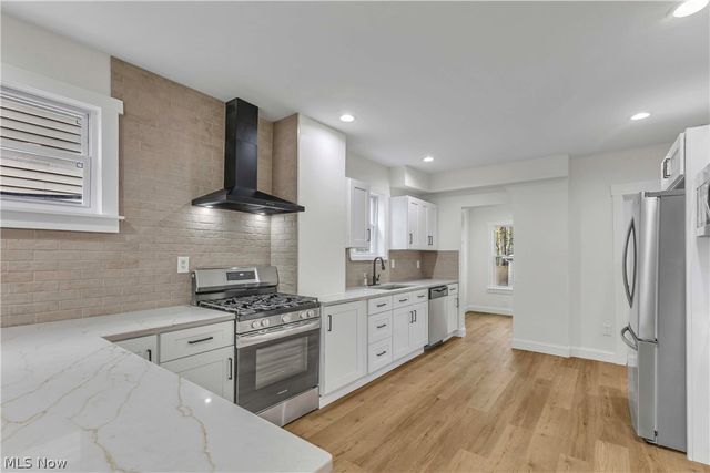 3299 Yorkshire Road, Cleveland Heights, OH 44118