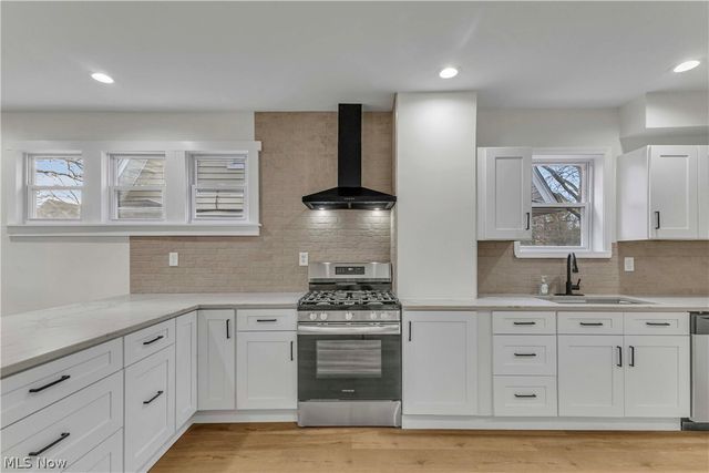 3299 Yorkshire Road, Cleveland Heights, OH 44118