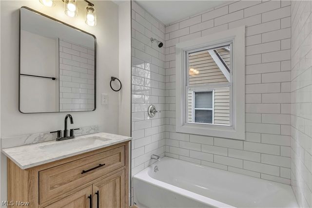 3299 Yorkshire Road, Cleveland Heights, OH 44118